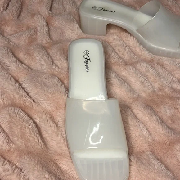 Very cute jelly heels! I’ve never worn these and they’re just not my style. - Picture 2 of 5